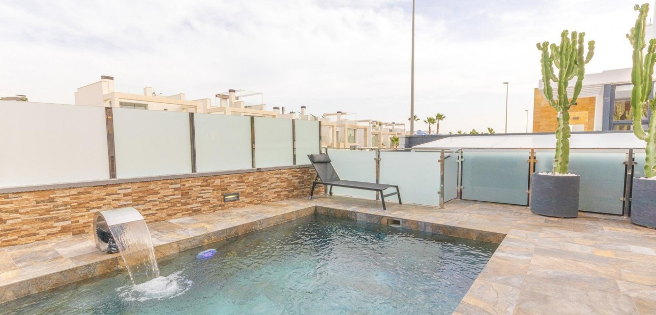 Venta - Villa -
Orihuela Costa - Lomas de Cabo Roig