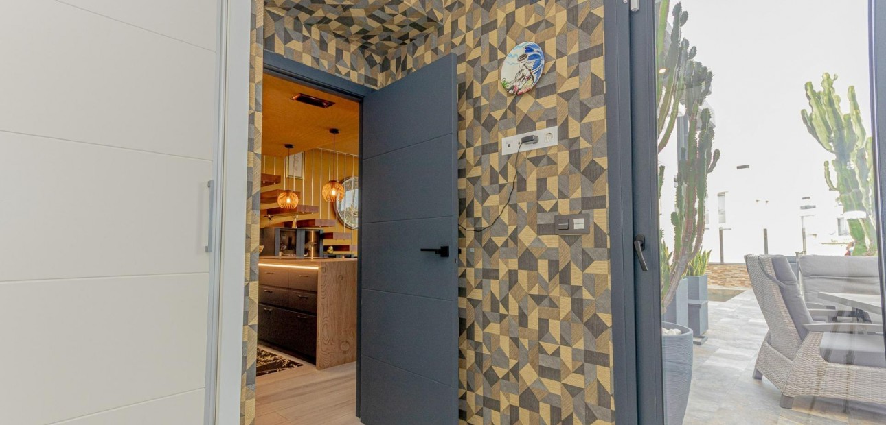 Venta - Villa -
Orihuela Costa - Lomas de Cabo Roig