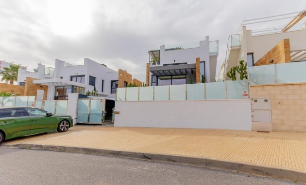 Venta - Villa -
Orihuela Costa - Lomas de Cabo Roig