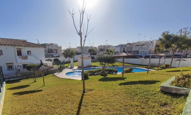 Venta - Bungalow -
Torrevieja - Los balcones