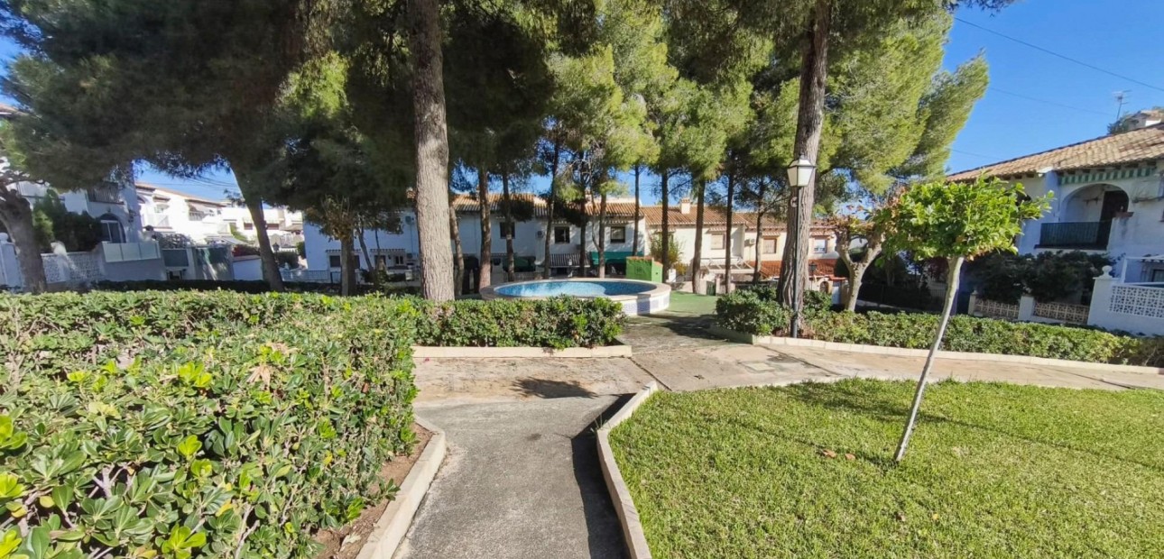 Venta - Bungalow -
Torrevieja - Los balcones