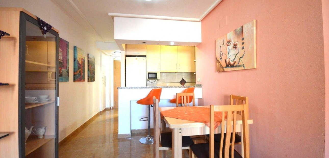 Venta - Apartamento / piso -
Torrevieja - Centro