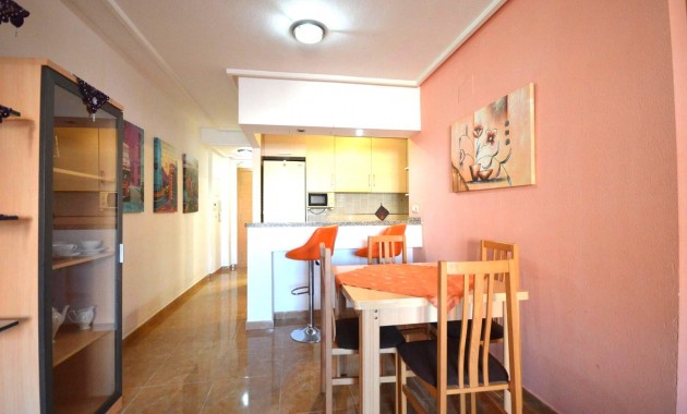 Venta - Apartamento / piso -
Torrevieja - Centro