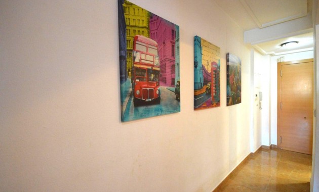 Venta - Apartamento / piso -
Torrevieja - Centro