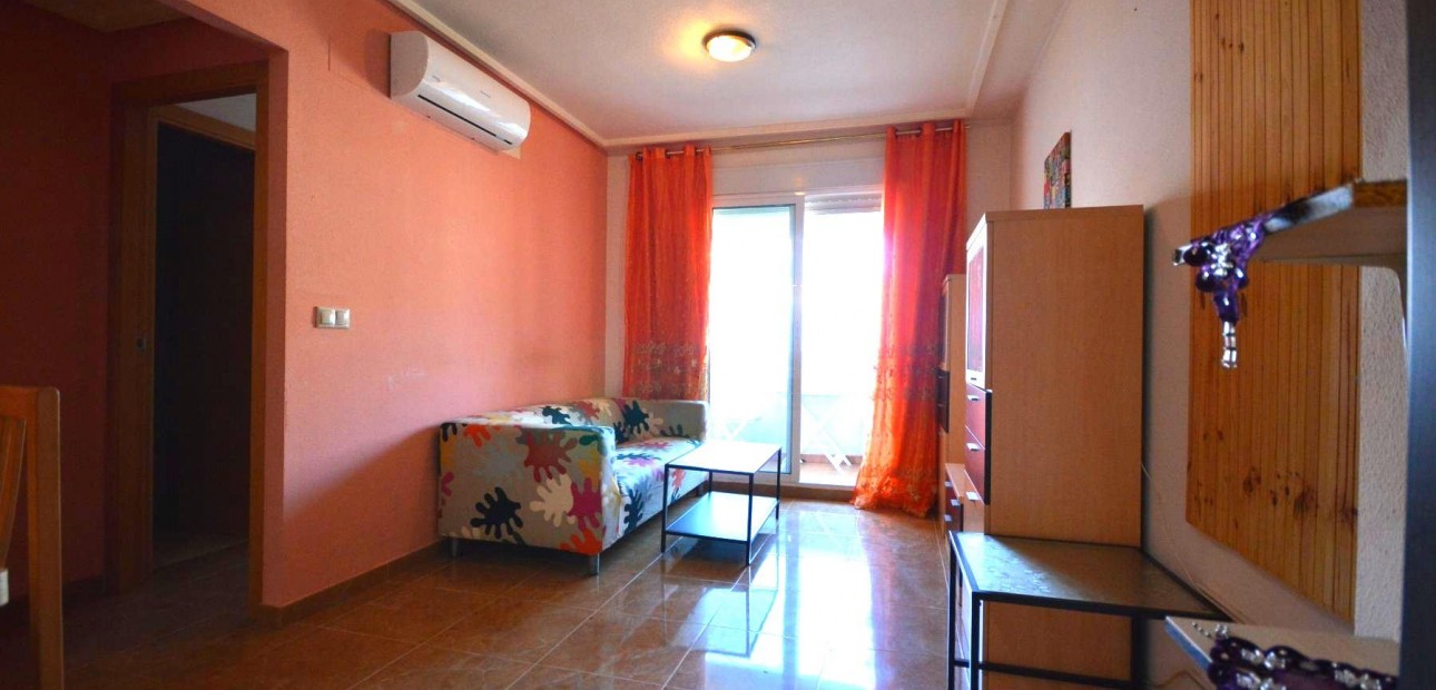 Venta - Apartamento / piso -
Torrevieja - Centro