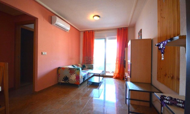 Venta - Apartamento / piso -
Torrevieja - Centro