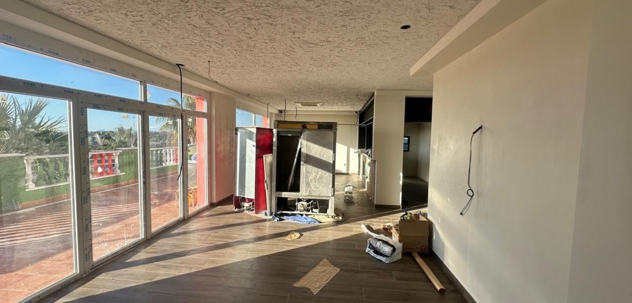 Venta - Commercial Unit -
Orihuela Costa - Lomas de Cabo Roig