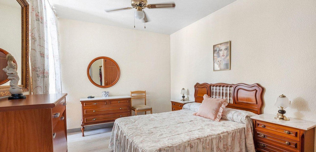 Venta - Apartamento / piso -
Torrevieja - La Mata pueblo