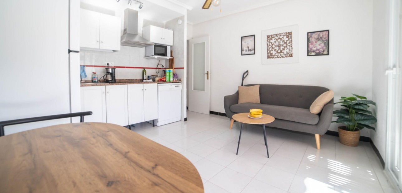 Venta - Apartamento / piso -
Torrevieja - La Mata pueblo