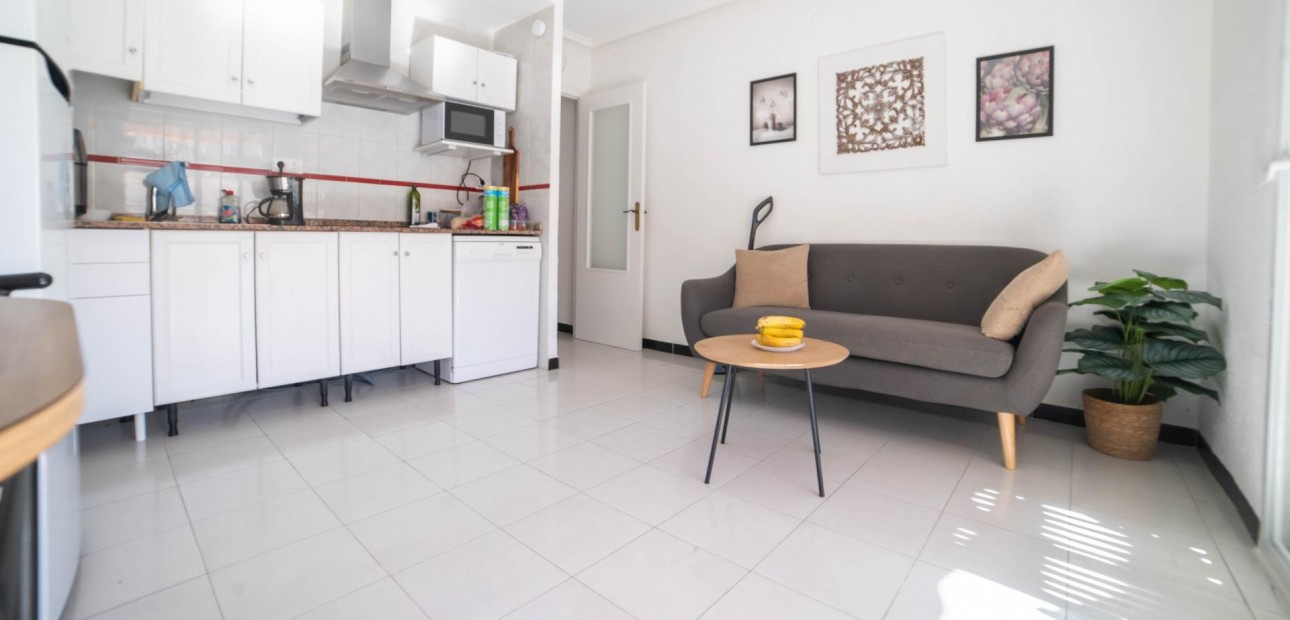 Venta - Apartamento / piso -
Torrevieja - La Mata pueblo