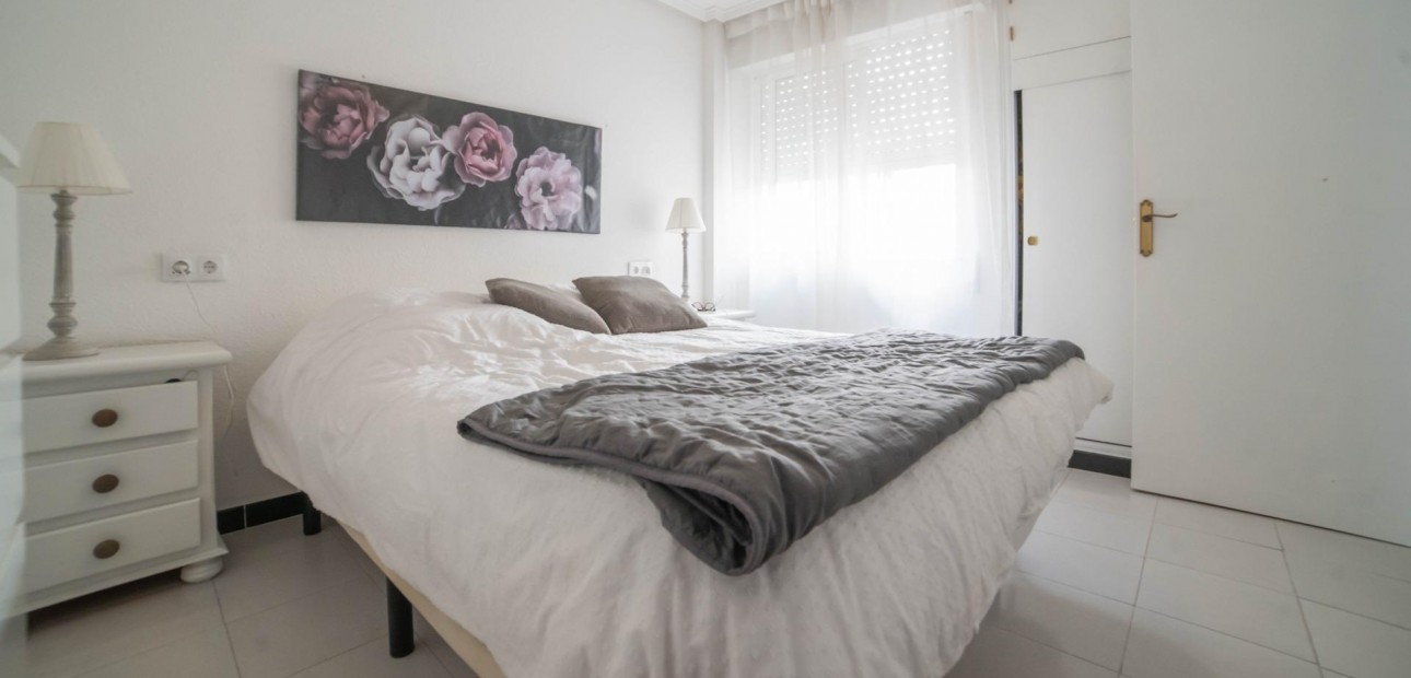 Venta - Apartamento / piso -
Torrevieja - La Mata pueblo