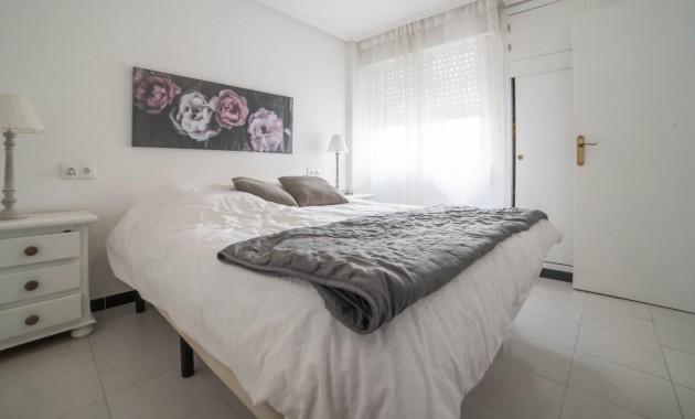 Venta - Apartamento / piso -
Torrevieja - La Mata pueblo