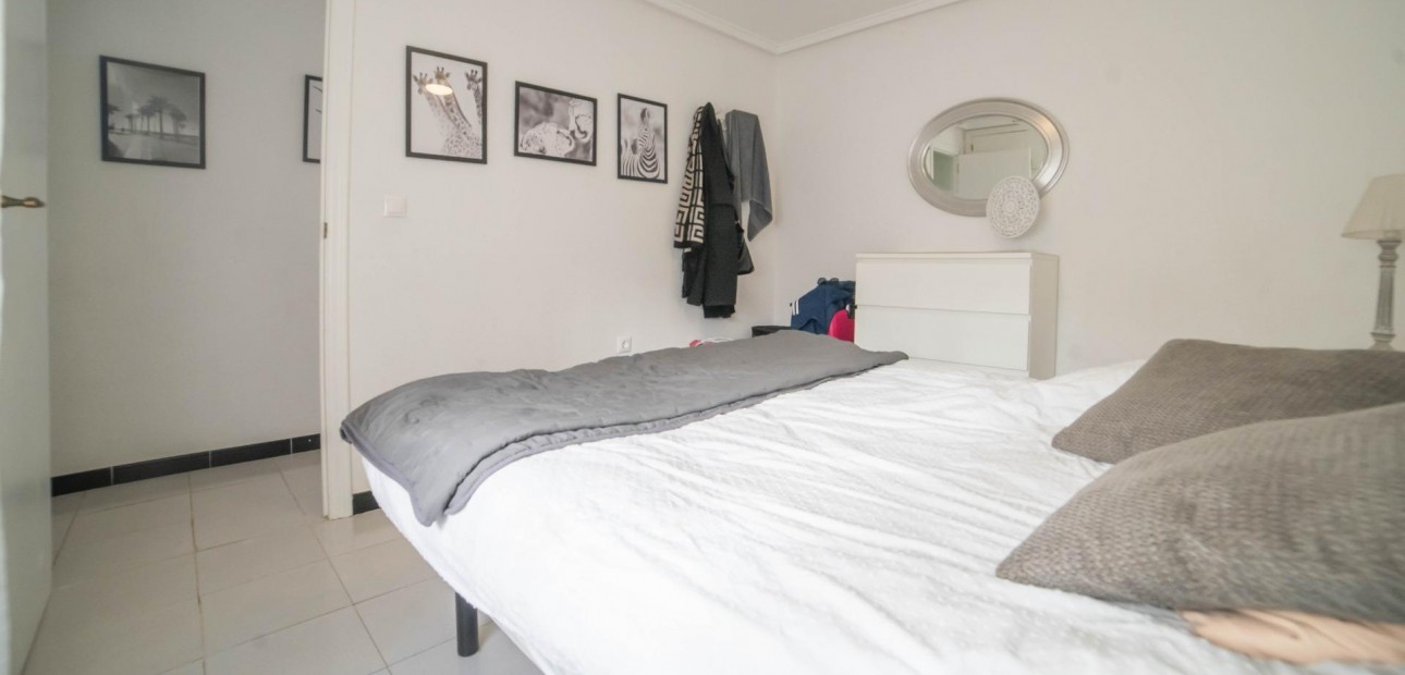 Venta - Apartamento / piso -
Torrevieja - La Mata pueblo