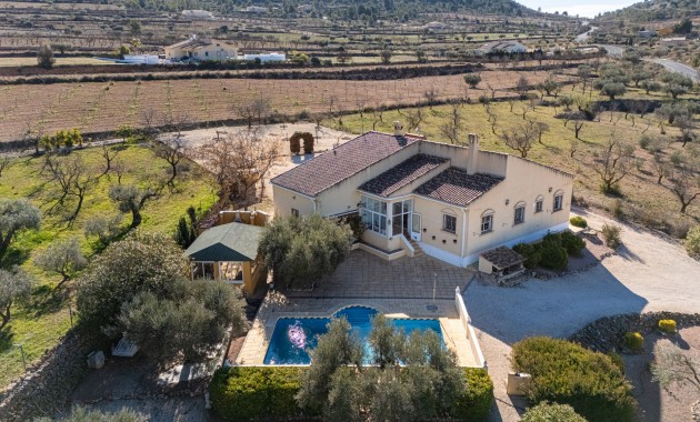 Sale - Finca Country Property -
La Zarza