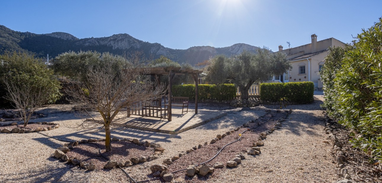 Sale - Finca Country Property -
La Zarza