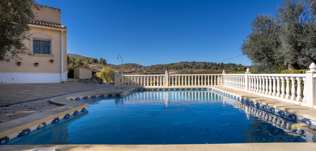 Sale - Finca Country Property -
La Zarza