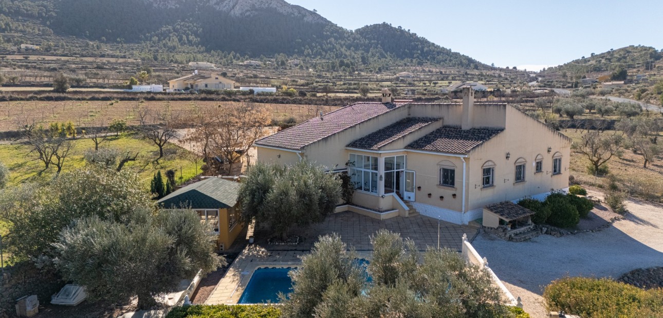 Sale - Finca Country Property -
La Zarza