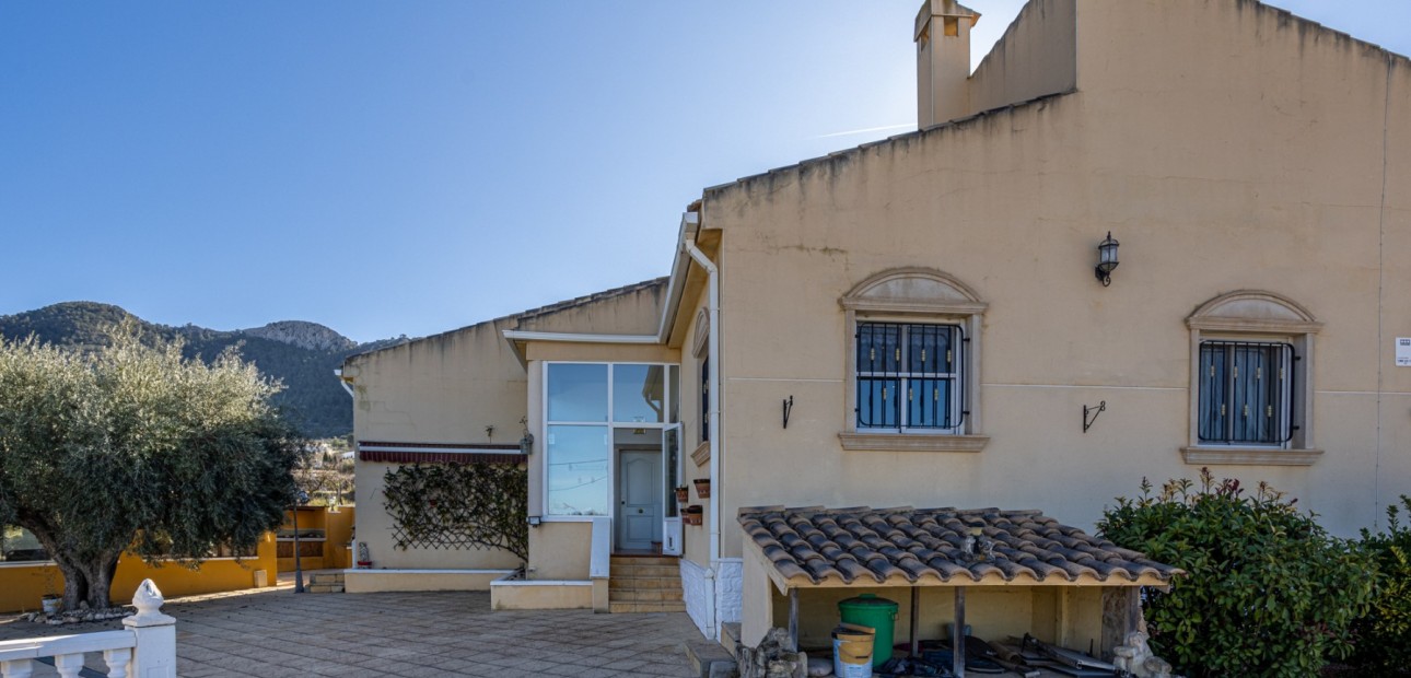 Sale - Finca Country Property -
La Zarza