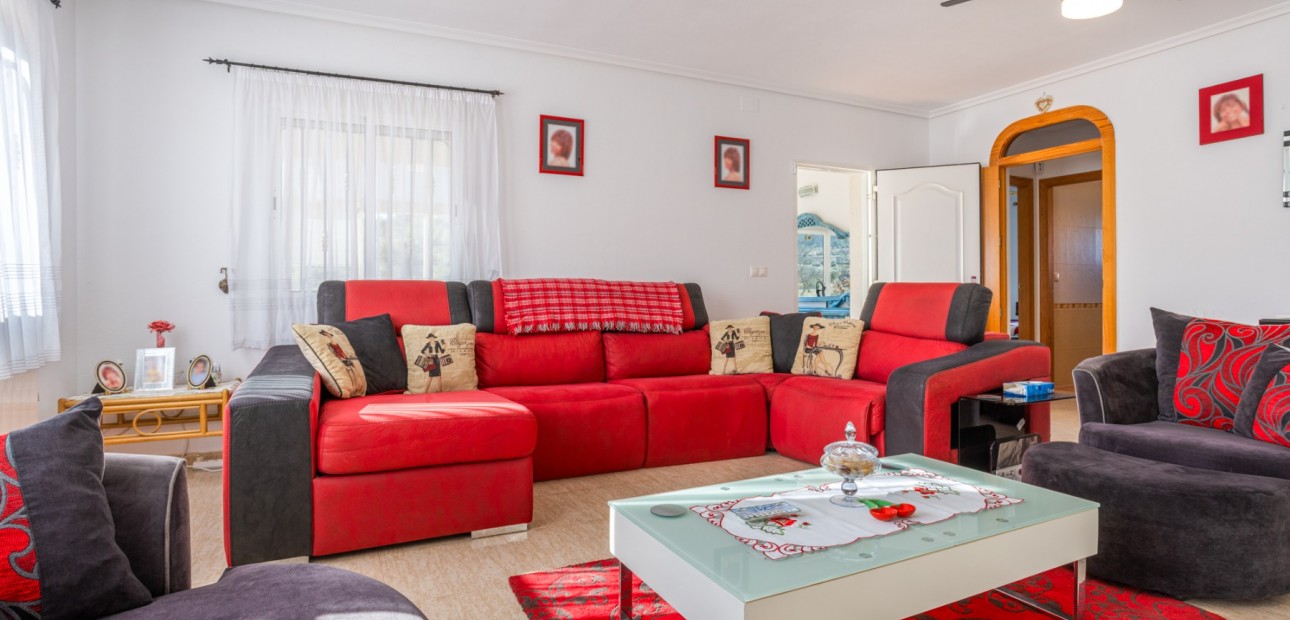 Sale - Finca Country Property -
La Zarza