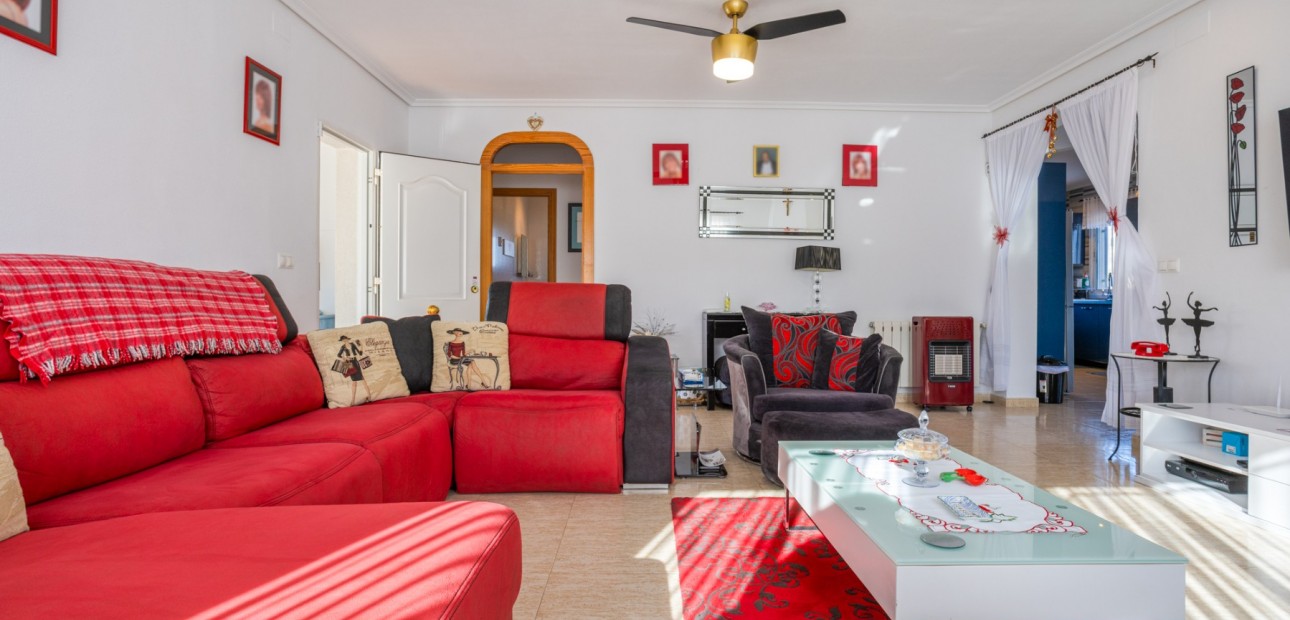 Sale - Finca Country Property -
La Zarza