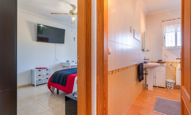 Sale - Finca Country Property -
La Zarza