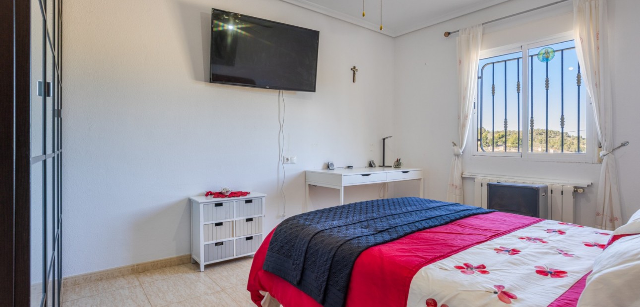 Sale - Finca Country Property -
La Zarza