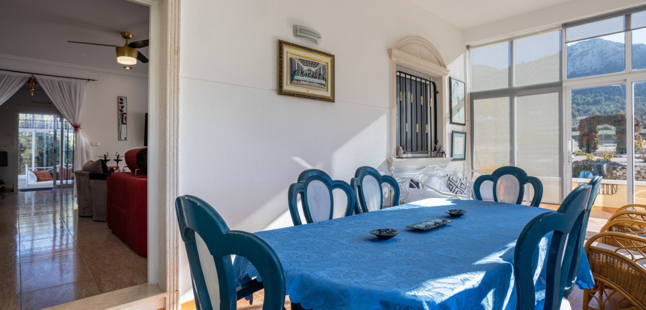 Sale - Finca Country Property -
La Zarza