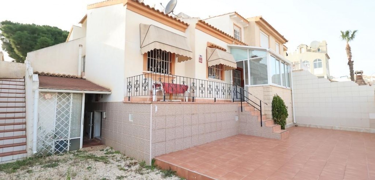 Venta - Terraced house -
Orihuela Costa - La Florida