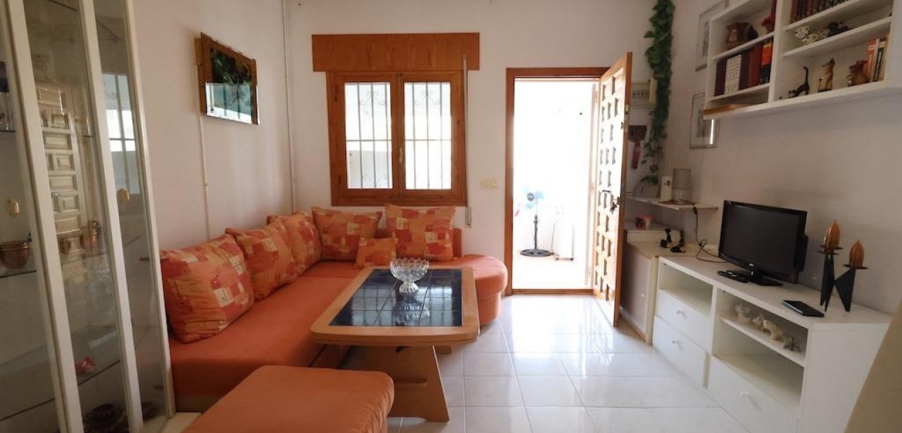 Venta - Terraced house -
Orihuela Costa - La Florida