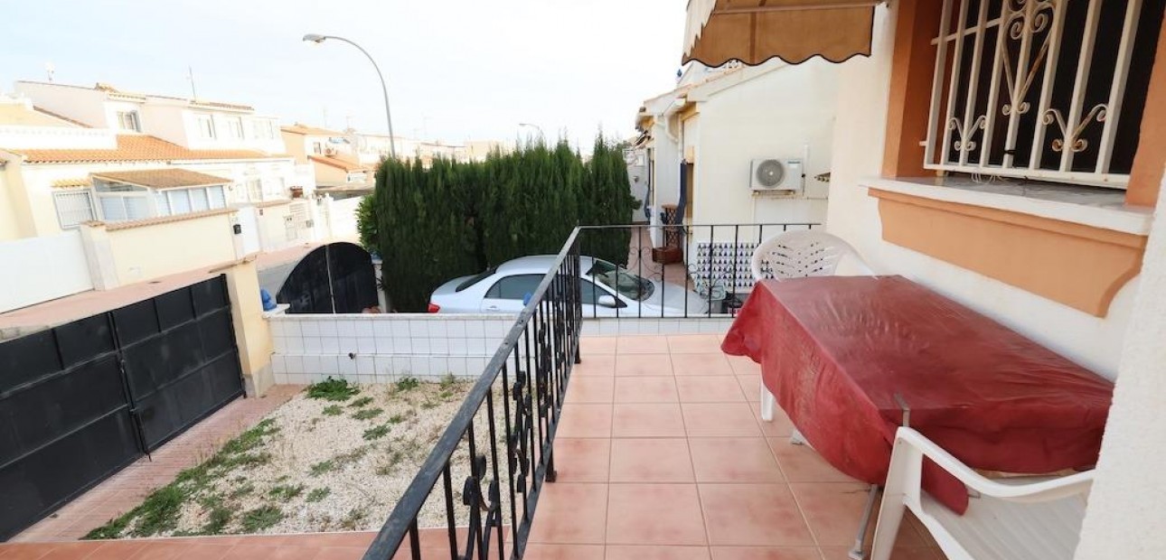 Venta - Terraced house -
Orihuela Costa - La Florida