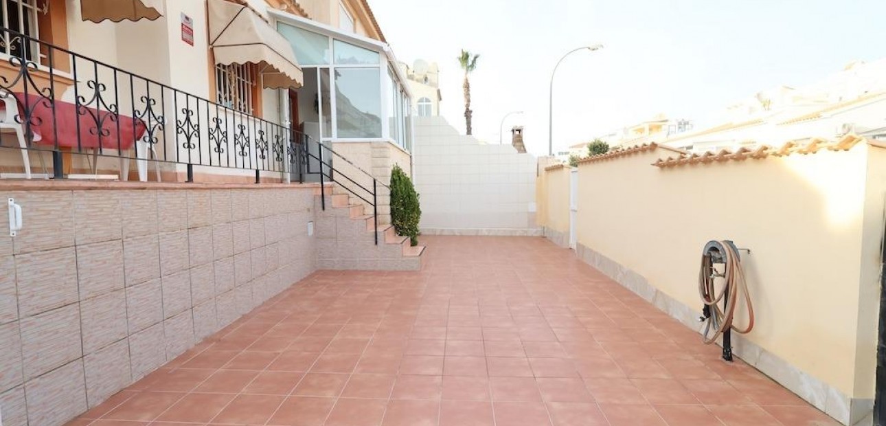 Venta - Terraced house -
Orihuela Costa - La Florida