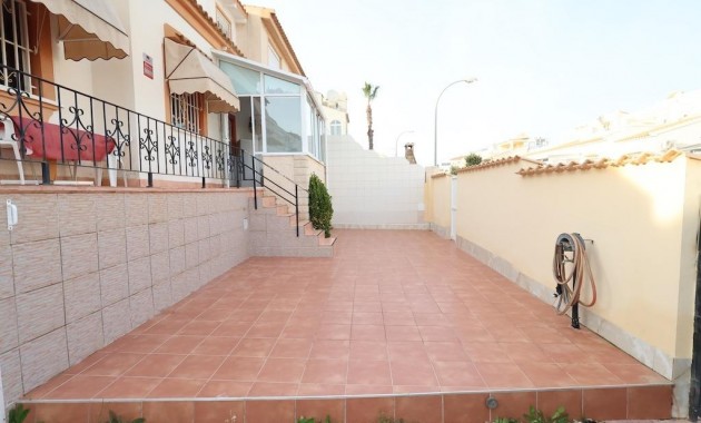 Venta - Terraced house -
Orihuela Costa - La Florida