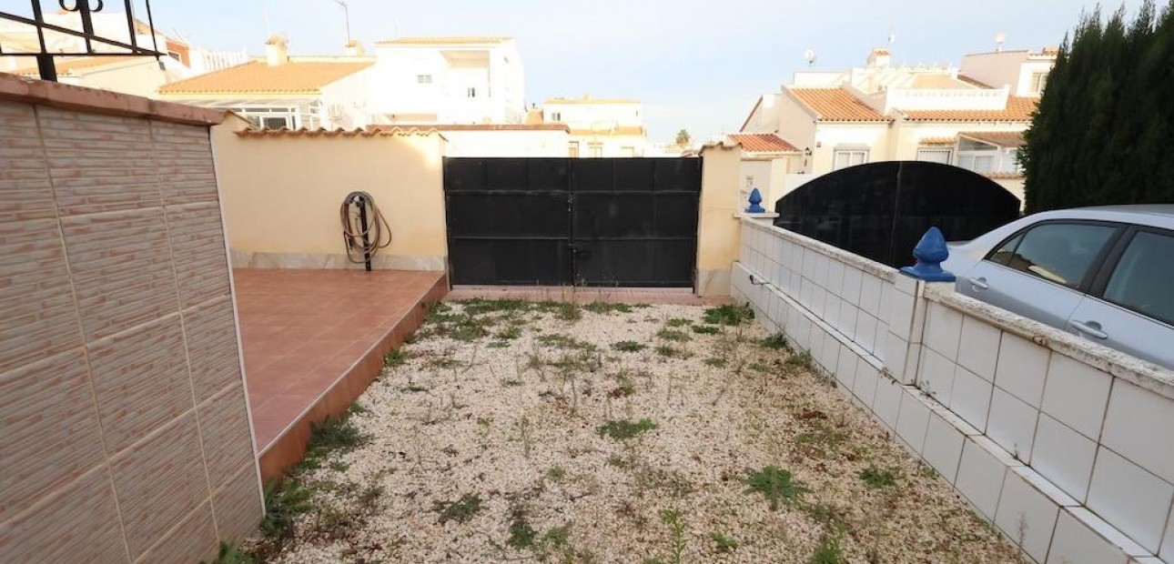 Venta - Terraced house -
Orihuela Costa - La Florida