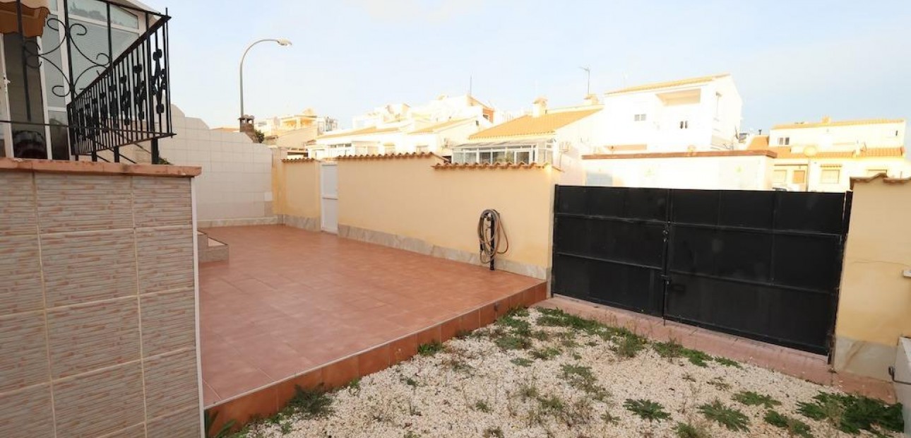 Venta - Terraced house -
Orihuela Costa - La Florida