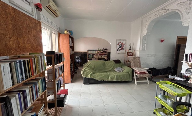 Venta - House -
Jacarilla