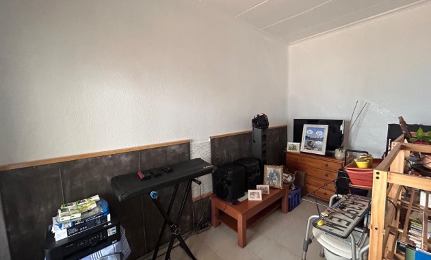 Venta - House -
Jacarilla