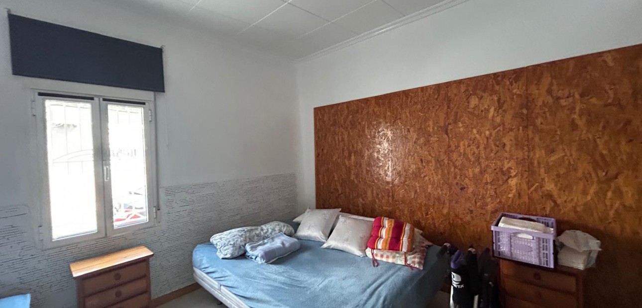 Venta - House -
Jacarilla