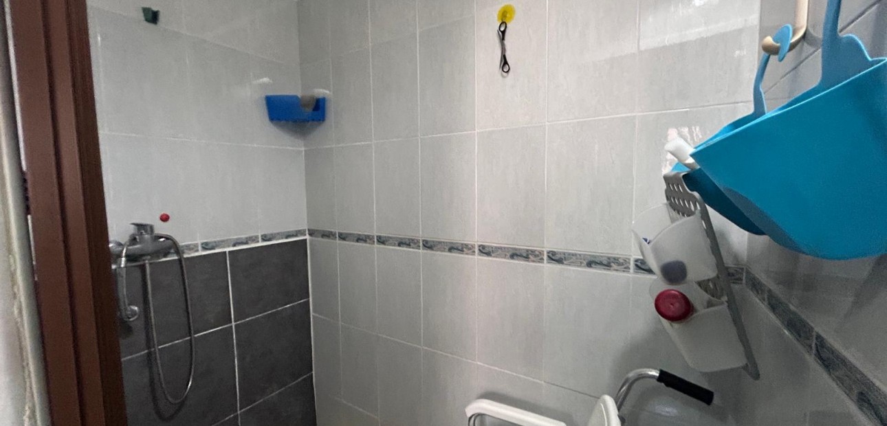 Venta - House -
Jacarilla