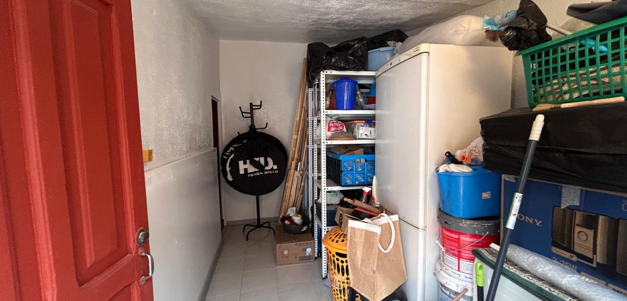 Venta - House -
Jacarilla