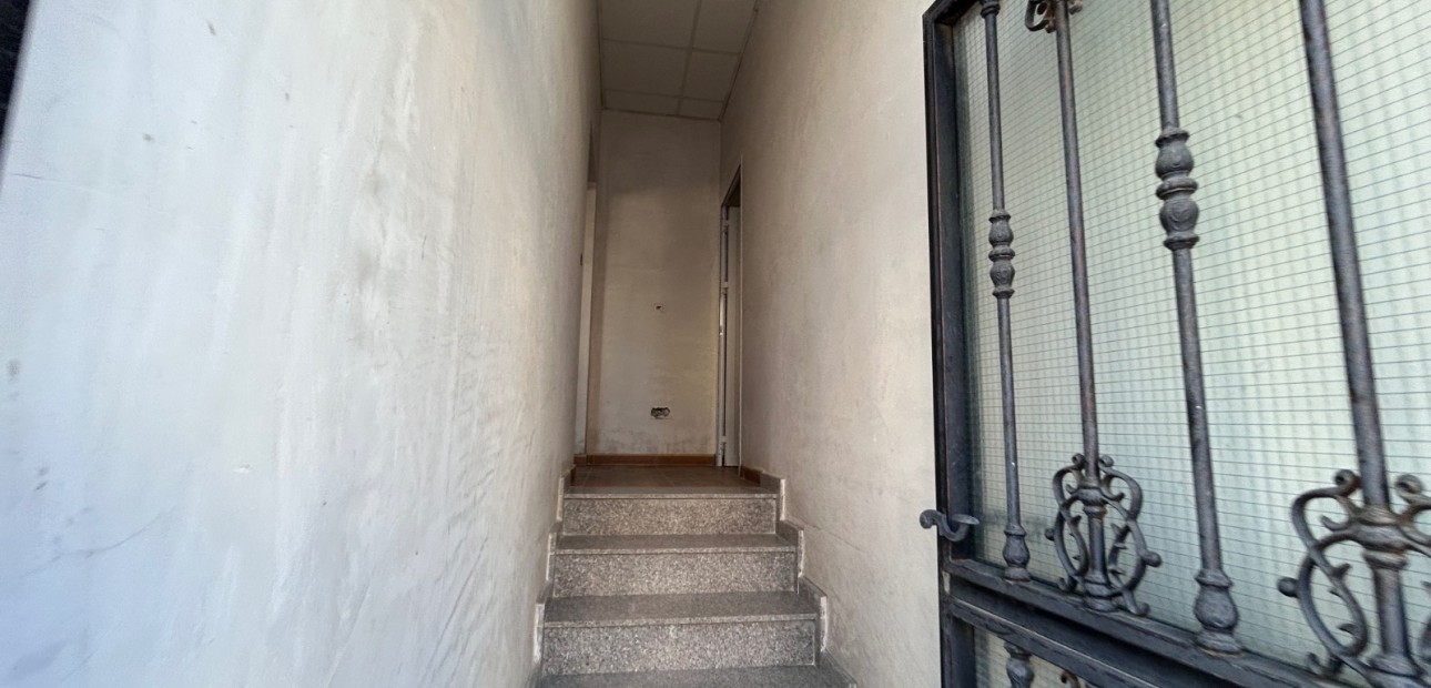 Venta - Commercial (6) -
Jacarilla