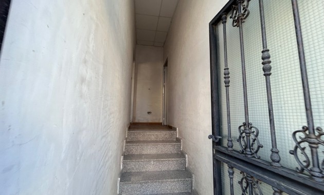 Venta - Commercial (6) -
Jacarilla