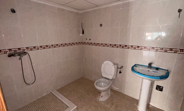 Venta - Commercial (6) -
Jacarilla