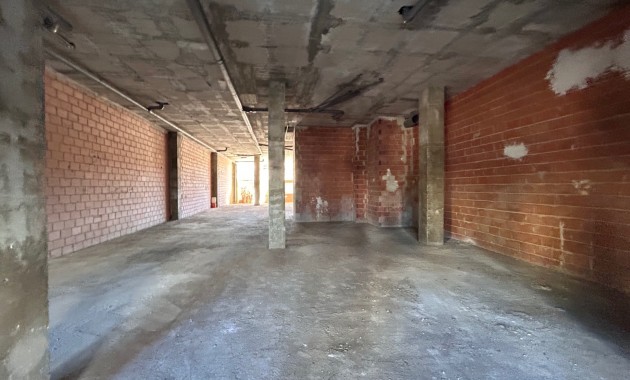 Venta - Commercial (6) -
Jacarilla