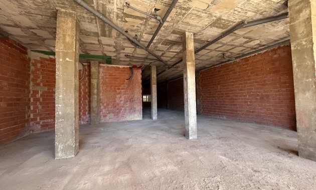 Venta - Commercial (6) -
Jacarilla