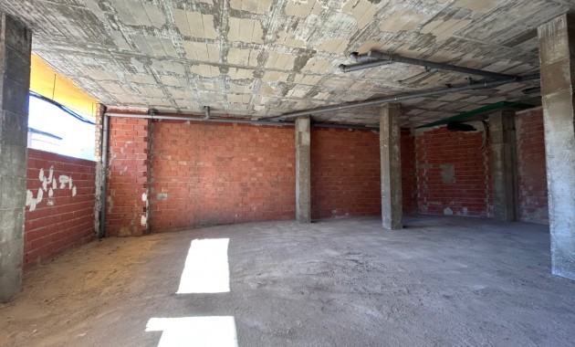 Venta - Commercial (6) -
Jacarilla