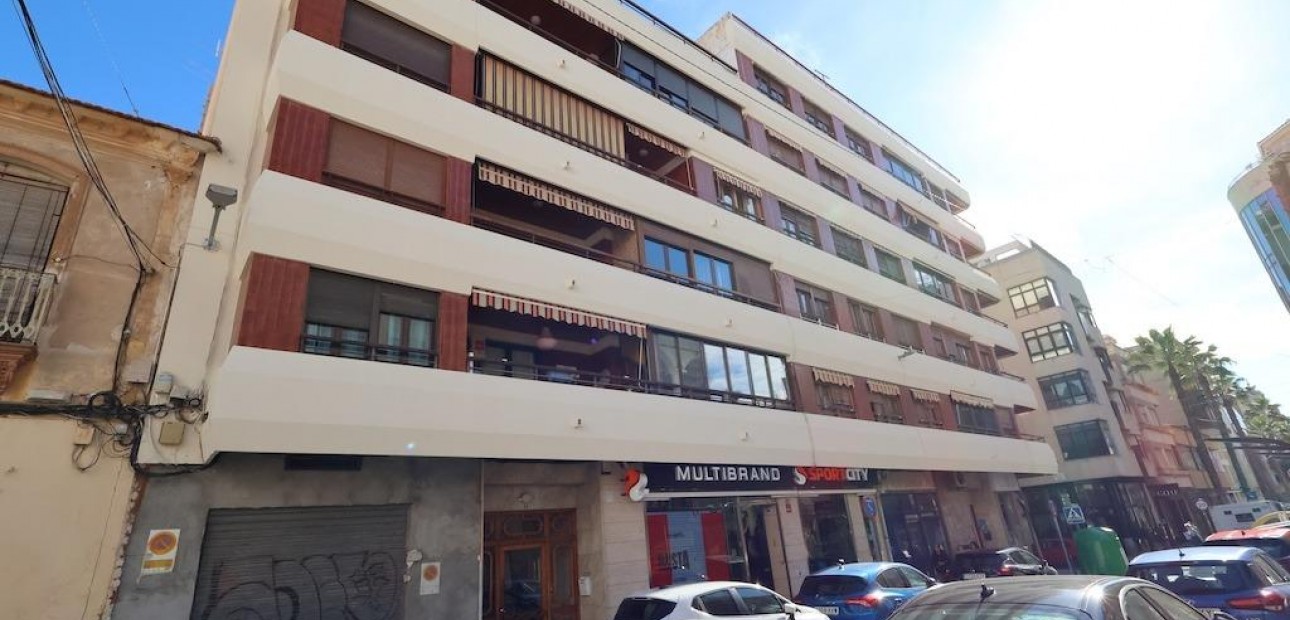 Herverkoop - Appartement / flat -
Torrevieja - Playa del cura