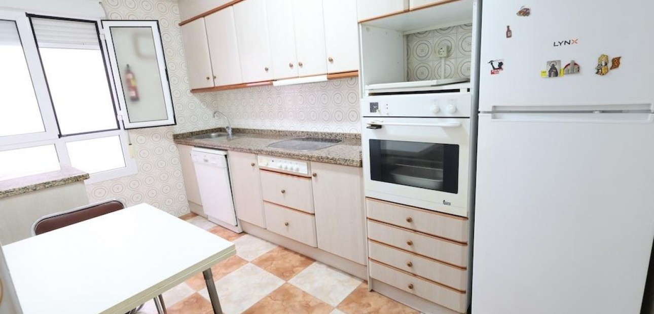 Herverkoop - Appartement / flat -
Torrevieja - Playa del cura