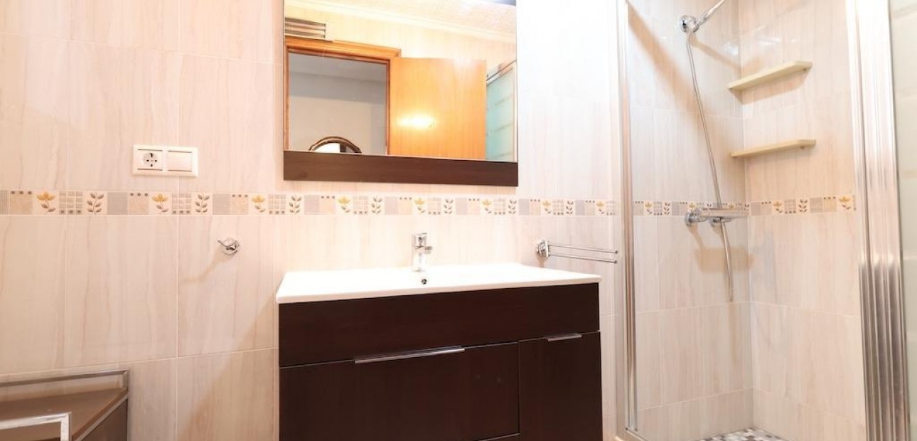 Herverkoop - Appartement / flat -
Torrevieja - Playa del cura