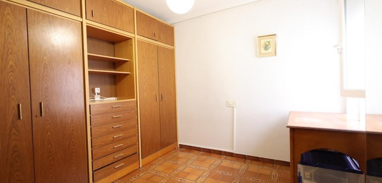 Herverkoop - Appartement / flat -
Torrevieja - Playa del cura