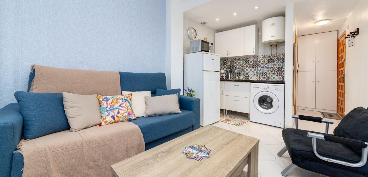 Herverkoop - Studio -
Torrevieja - torrevieja